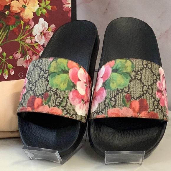 NIB Gucci Women's Floral Slide Sandals - Black and Pink Size 5 - Picture 1 of 6